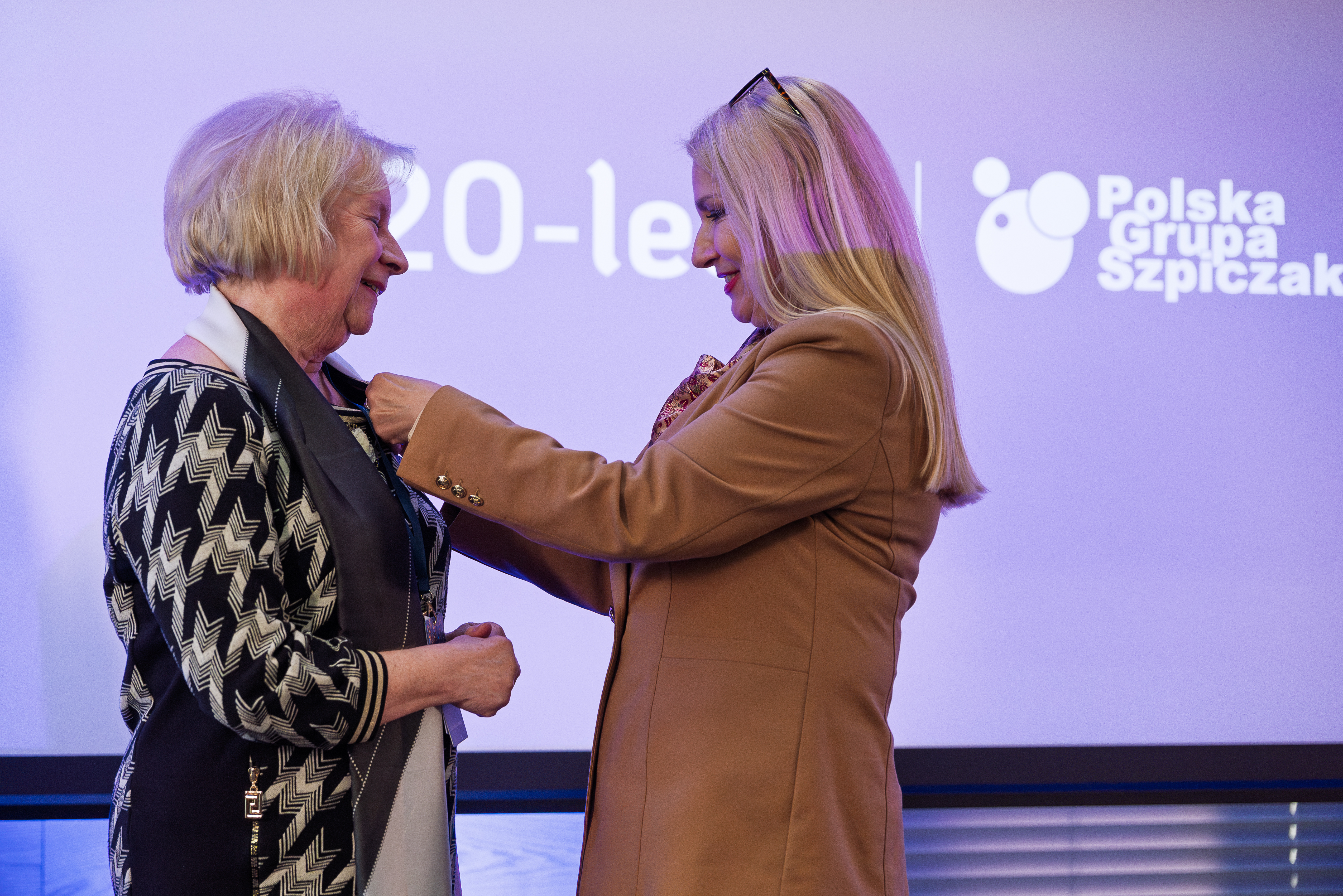 Gala 20-lecia PGSz - medal dla prof. Lidii Usnarskiej-Zubkiewicz
