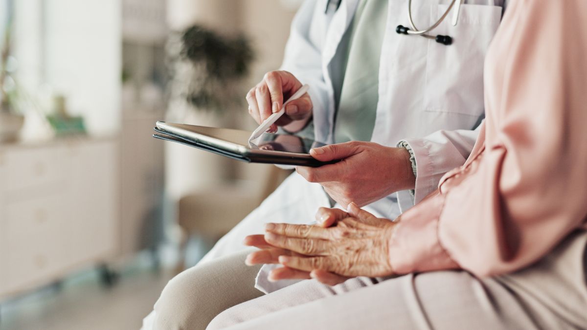 Leczenie wspomagające w nowotworach hematologicznych. Jak działa i czy może powodować...