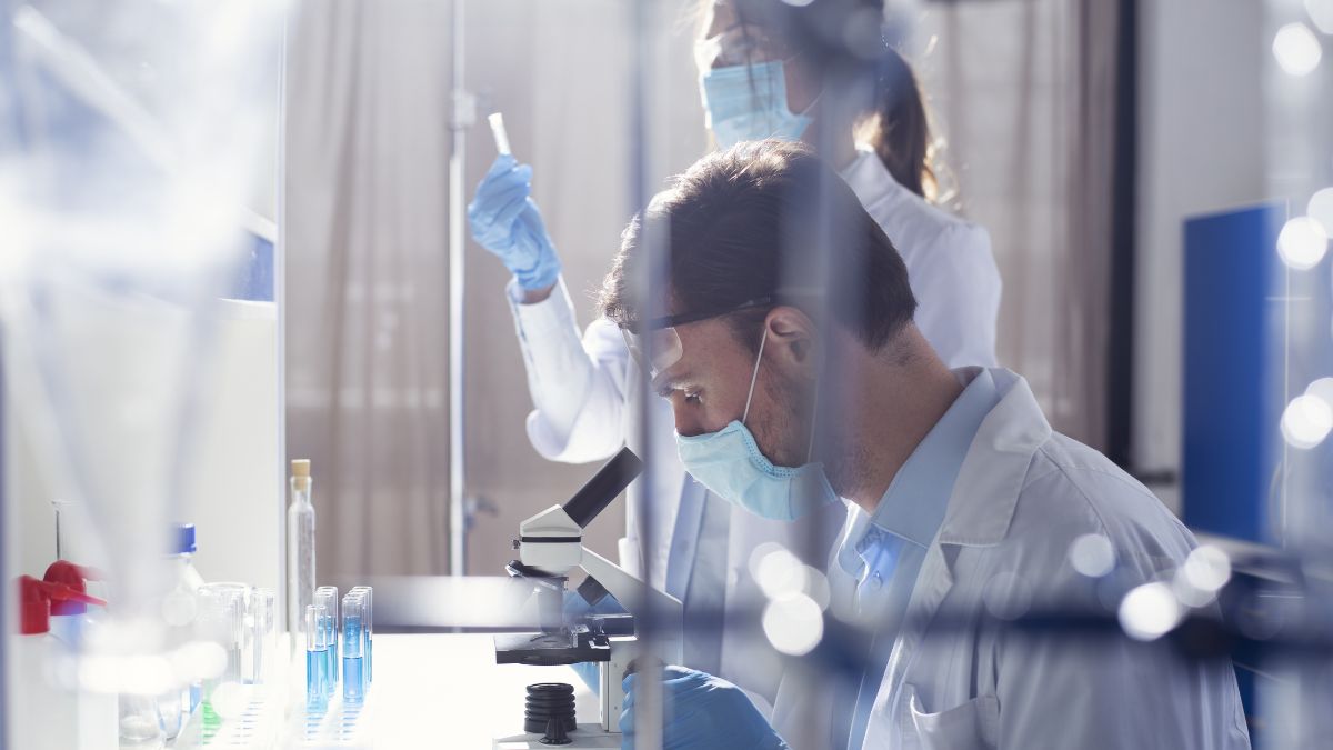 Olutasidenib w monoterapii lub w skojarzeniu z azacytydyną u chorych na zespoły...