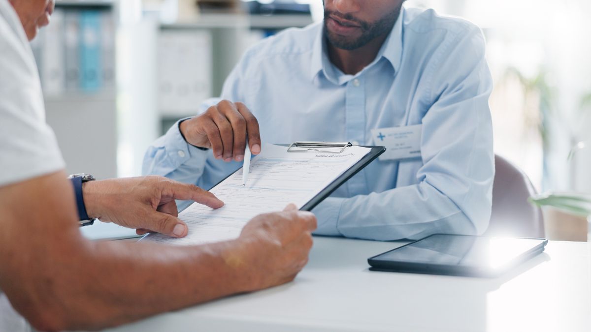 Współpraca lekarza z podmiotem leczniczym: Umowy cywilnoprawne, czyli coś innego...