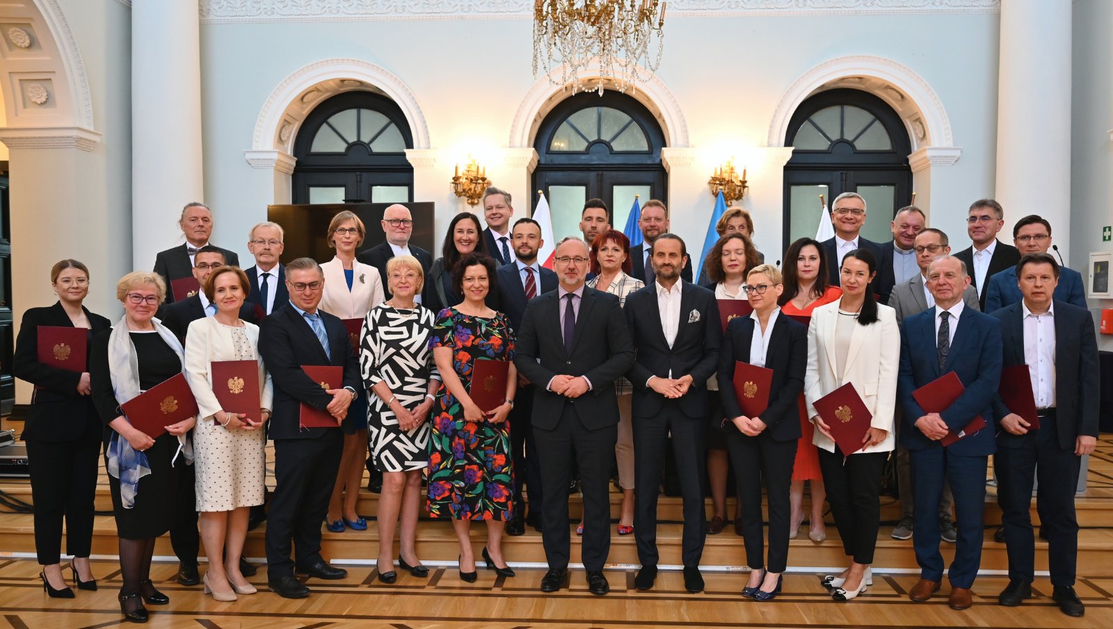 Minister Zdrowia Adam Niedzielski na wniosek prezesa Agencji Badań Medycznych powołał członków Naczelnej Komisji Bioetycznej