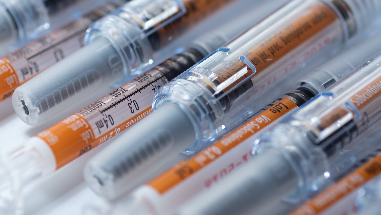 Jak na metabolizm kostny pacjentów z chłoniakiem wpływa łączne stosowanie heparyn drobnocząsteczkowych i sterydów?