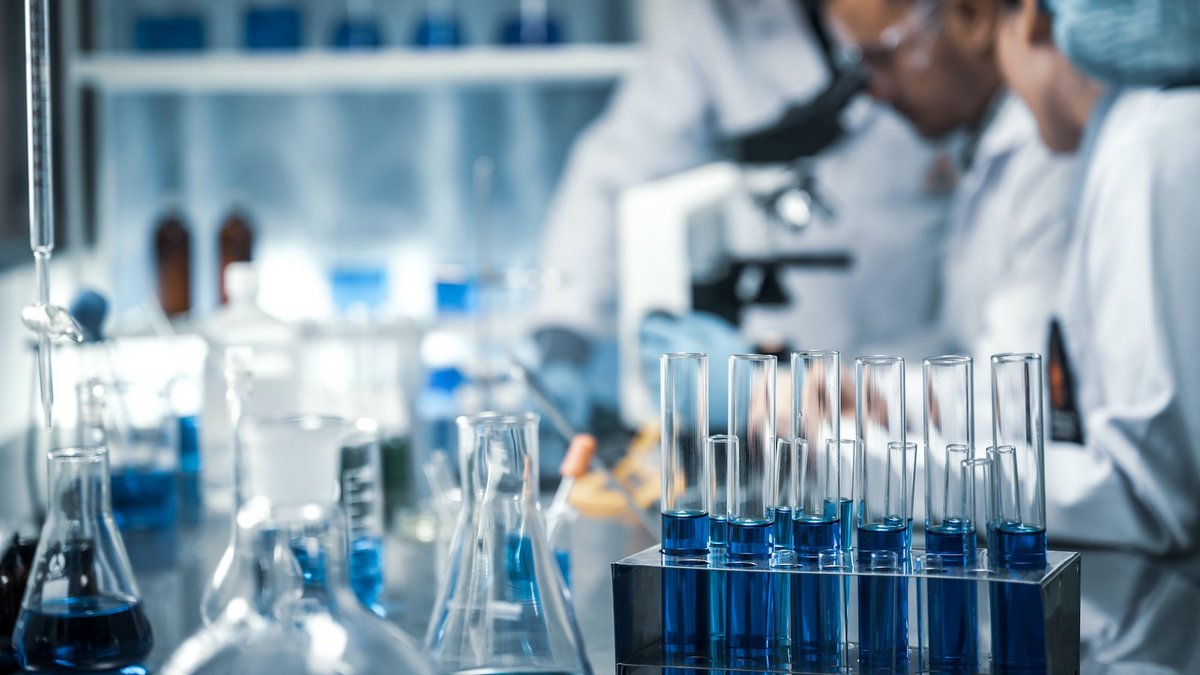 Profil genetyczny, a nie status remisji, determinuje wyniki przeszczepienia w AML...