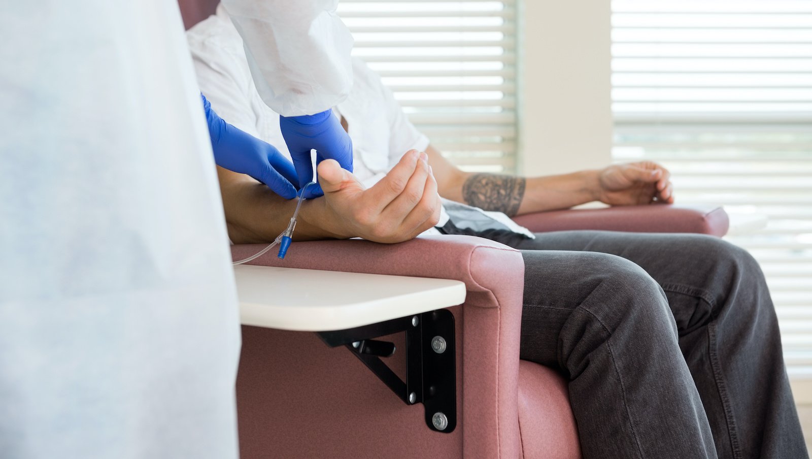 Brentuksymab vedotin w skojarzeniu z chemioterapią u pacjentów z wczesną postacią chłoniaka Hodgkina o niekorzystnym rokowaniu