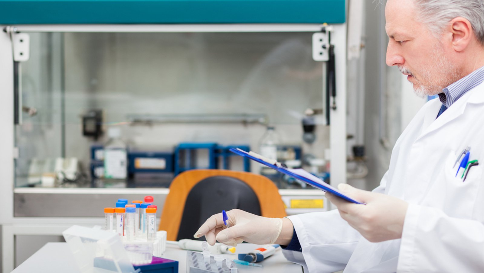 Retrospektywne wieloośrodkowe badanie dotyczące fotoferezy pozaustrojowej w sterydoopornej ostrej i przewlekłej chorobie przeszczep-przeciwko-gospodarzowi