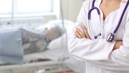 Czy wczesny nawrót chłoniaka grudkowego po schemacie R-CHOP określa grupę chorych wysokiego ryzyka?