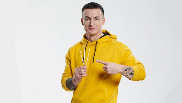 Darmowa komunikacja? Opieka medyczna bez kolejek? Sprawdź jakie przywileje przysługują...