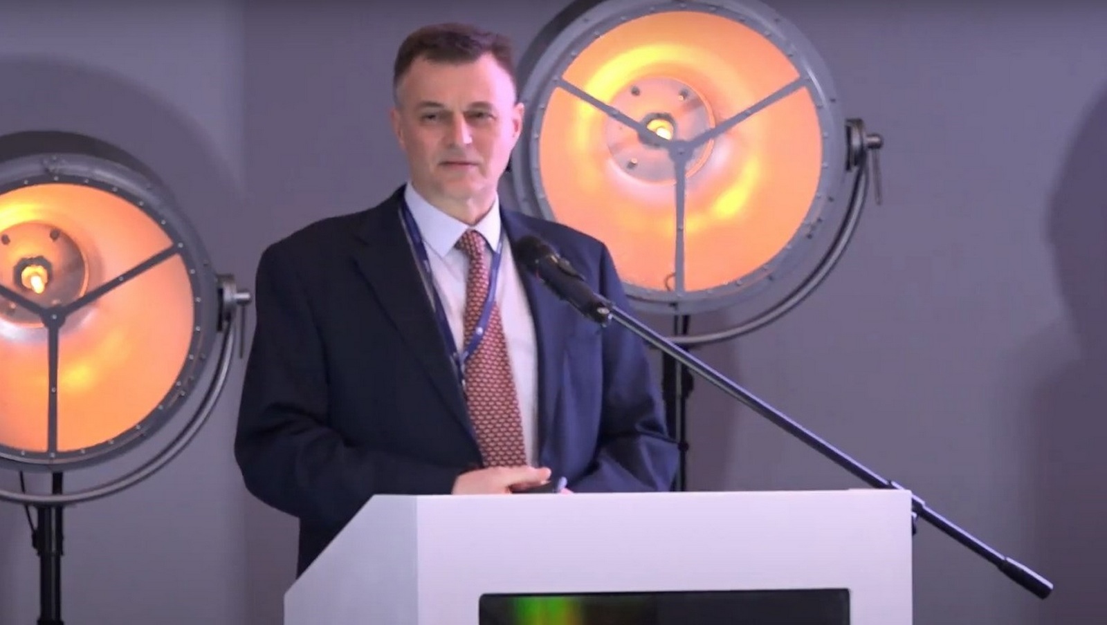 Prof. Tomasz Dzierżanowski: "Ból - jak sobie z nim poradzić?"