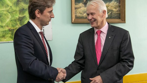 Jubileusz z przekazaniem obowiązków w tle