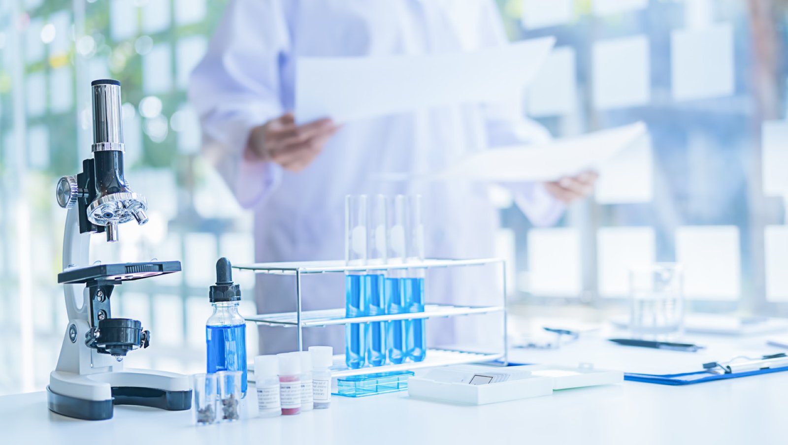 Choroby rzadkie występują często, a diagnoza i leczenie to duże wyzwanie. Kto może zachorować, jakie są objawy i gdzie szukać pomocy?