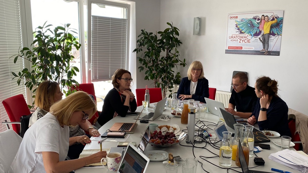 Fundacja DKMS przekaże 1,4 mln zł na rzecz pacjentów hematologicznych w ramach 3....