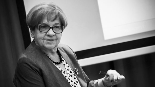 Odeszła Profesor Anna Dmoszyńska