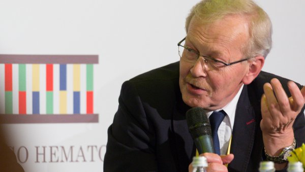 Prof. Jan Walewski: wyzwania terapii pacjentów z chłoniakiem z komórek płaszcza