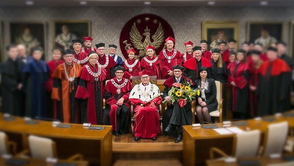 Prof. Niederwieser doktorem h.c. Warszawskiego Uniwersytetu Medycznego