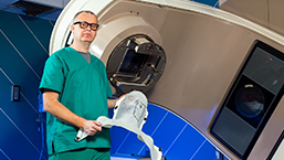 Radioterapia poprzedzona immunochemioterapią brentuksymabem vedotin i AVD w leczeniu wczesnych stadiów chłoniaka Hodgkina o niekorzystnym rokowaniu