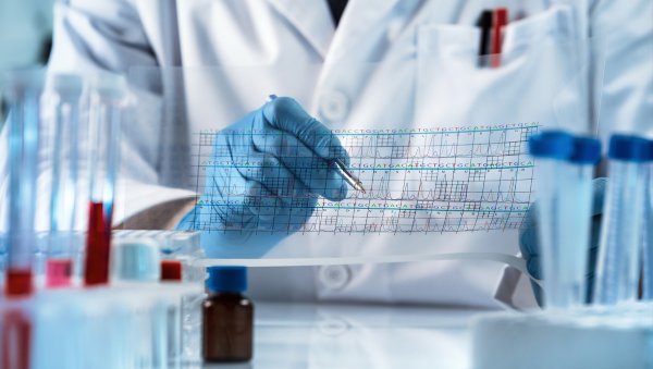 Skuteczność i tolerancja leczenia ibrutynibem w codziennej praktyce klinicznej w...