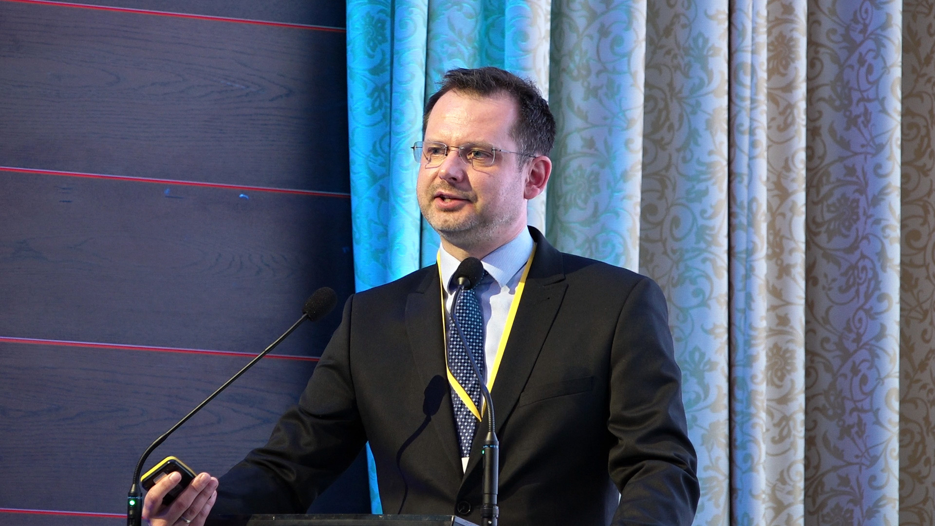 Therapy individualization in RRMM