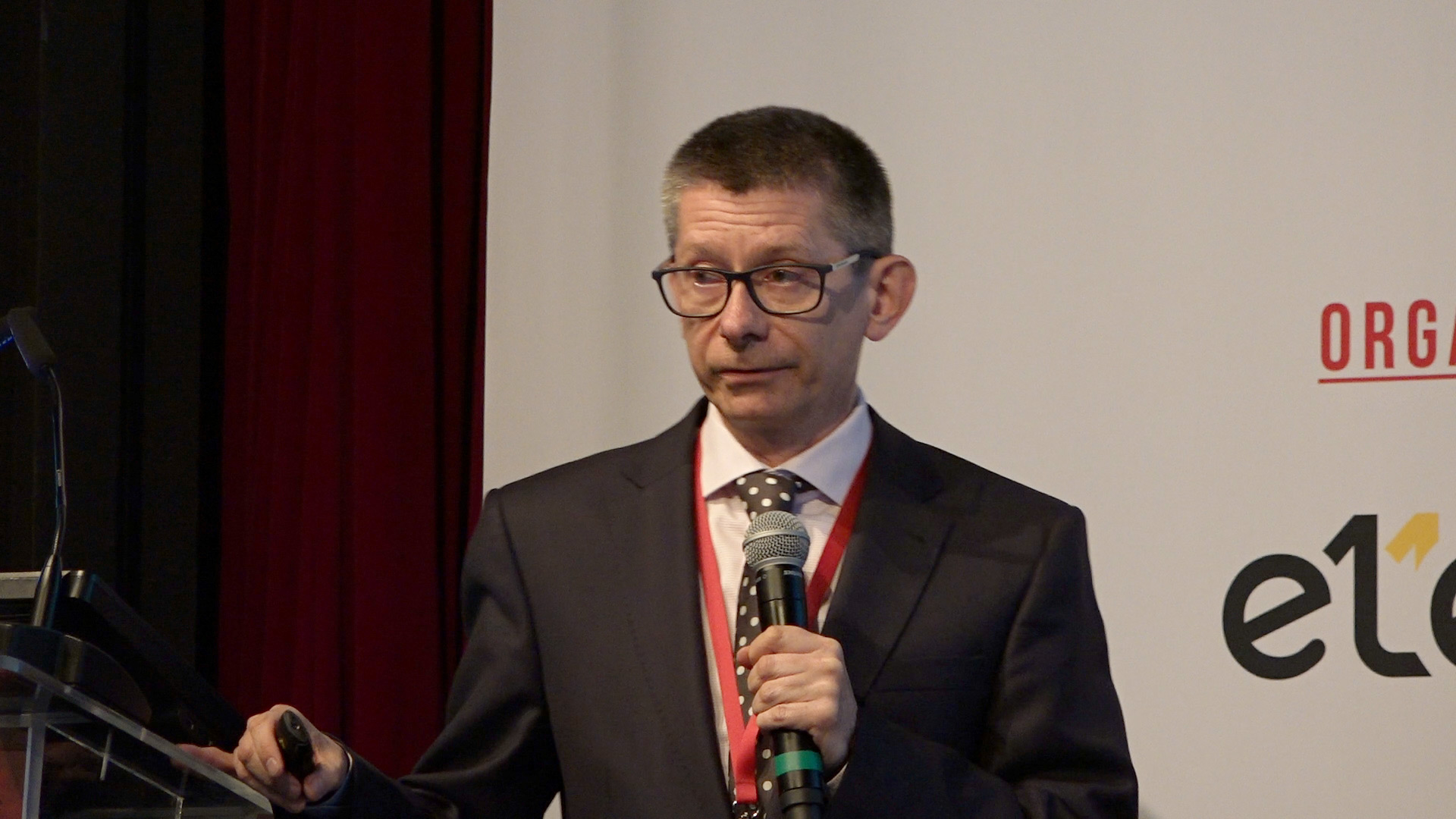 Praktyczne aspekty leczenia przewlekłej białaczki szpikowej