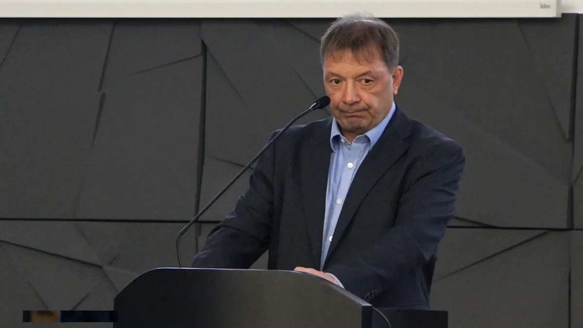 Postępowanie u młodych pacjentów ze szpiczakiem plazmocytowym.