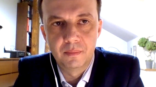 Czy nowe generacje inhibitorów JAK2 oraz inne leki celowane zastąpią opcję wczesnego przeszczepiania allogenicznego?